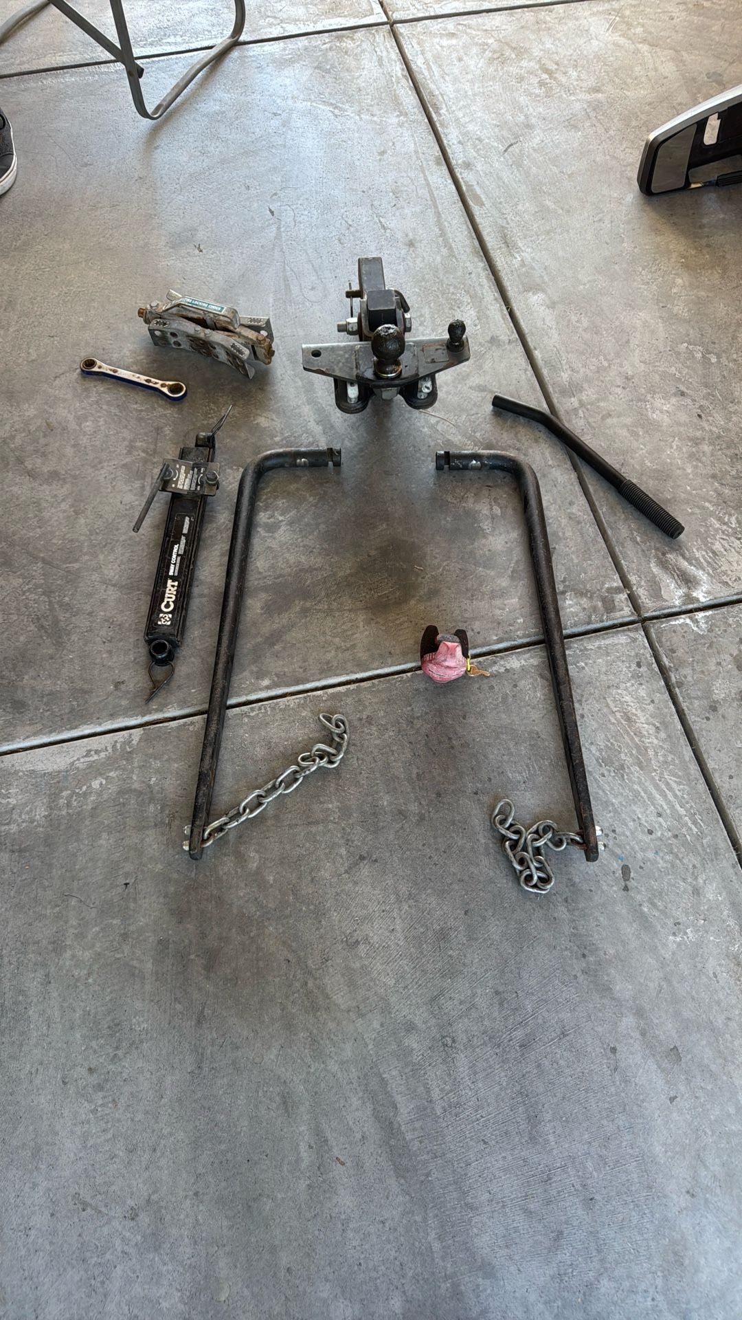 Travel trailer hitch set