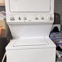 Kenmore Full Size 27″ Stacked Washer & Gas Dryer 