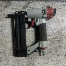 Central Pneumatic Brad Nailer/ Staple Gun