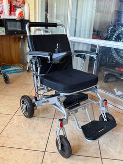 Electric wheelchair