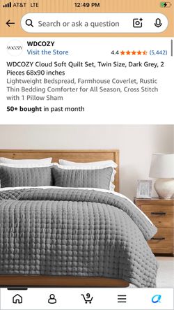 Twin Size Quilt Set