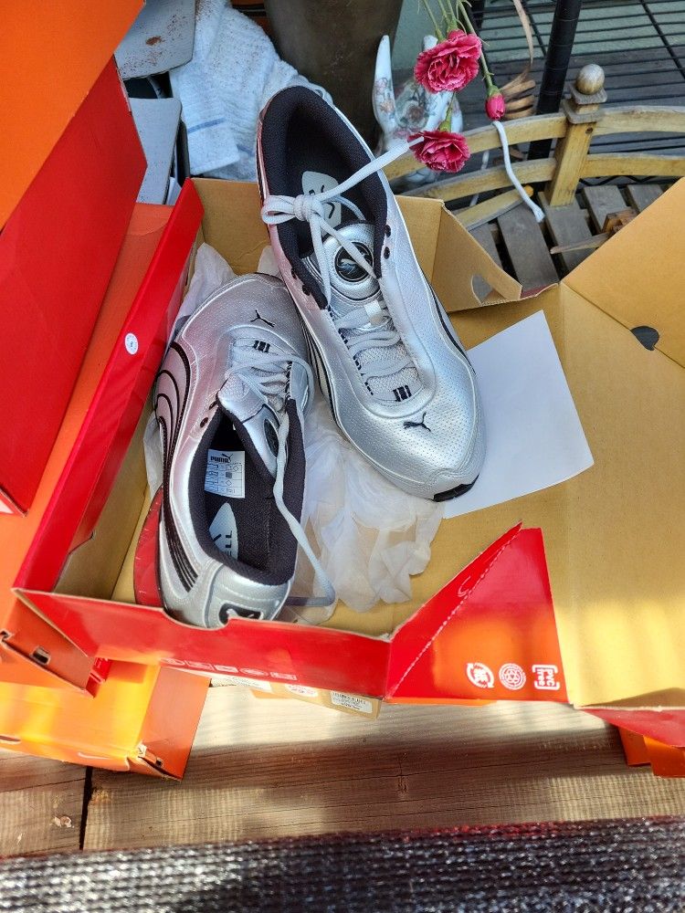 Man's Puma Shoes