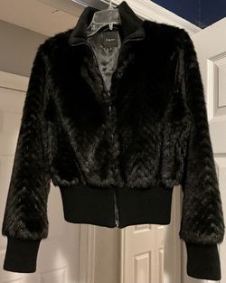 Express Women’s Fitted Black Fur Coat! Size Medium