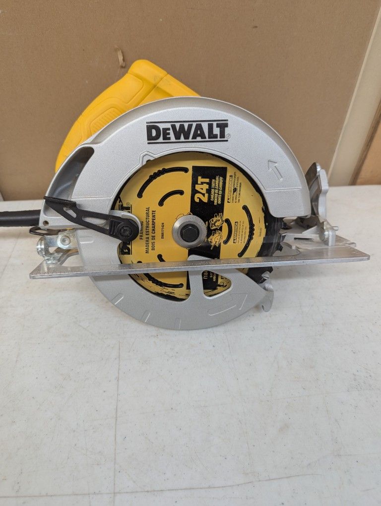 DeWalt DWE575 7-1/4" Circular Saw Corded Electric
