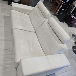 LEATHER WHOTE LOVESEAT RECLINEABLE