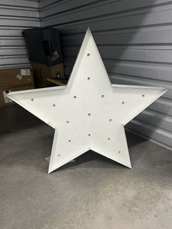 Restoration Hardware Baby- Teen Light Up Star- Never Used