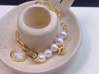 Smile Pearl Bracelet , Very Beautiful, Perfect For Christmas Gift