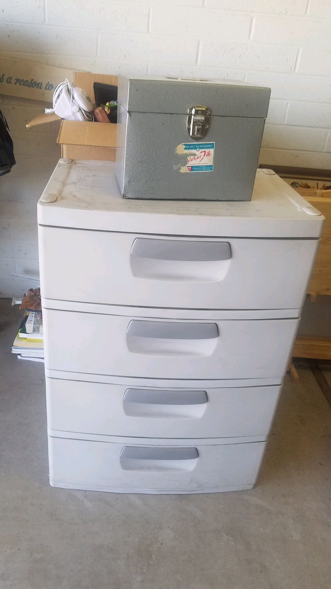 Rubbermaid filing cheap cabinet