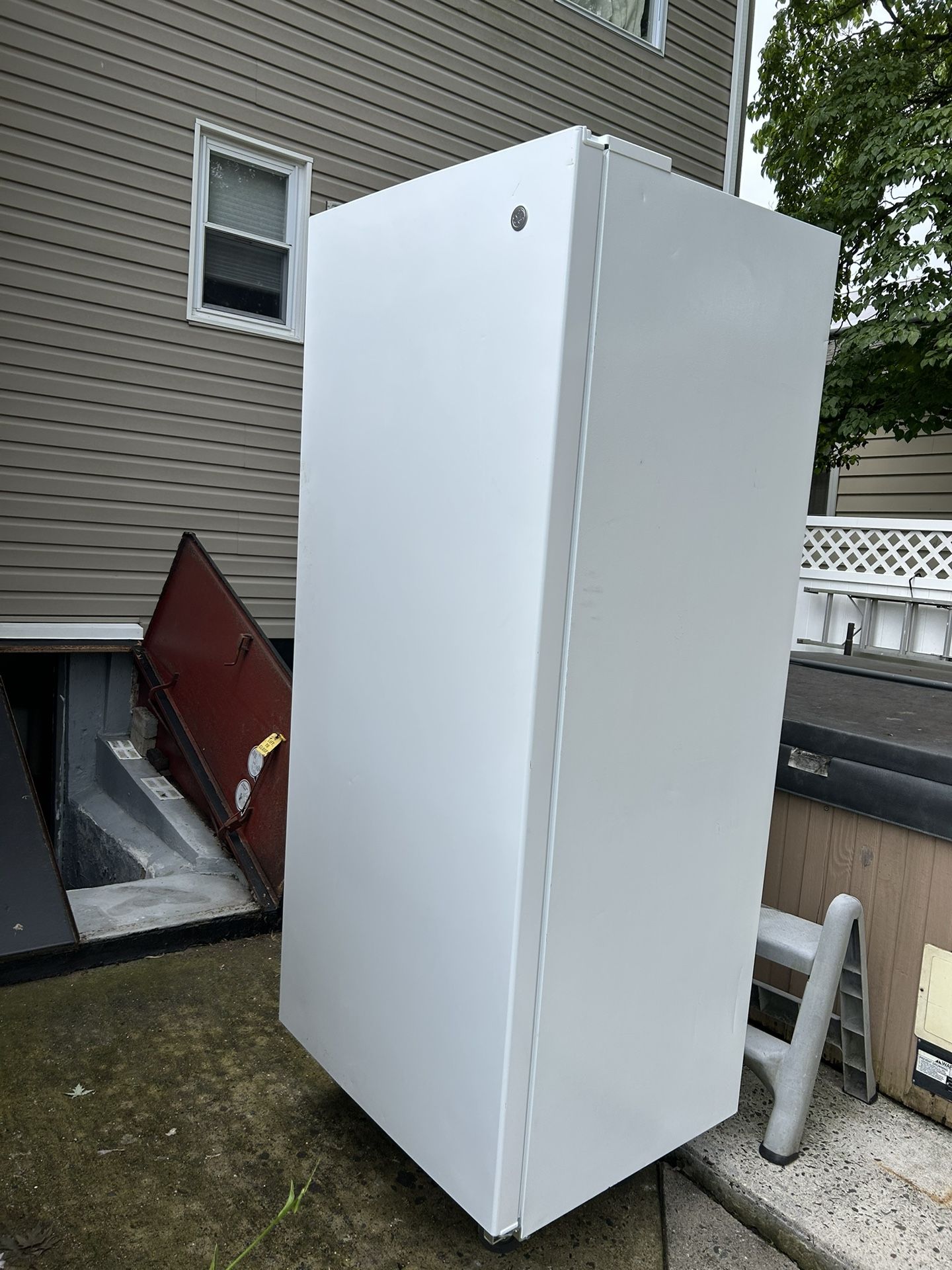 uprite frost free defrost freezer