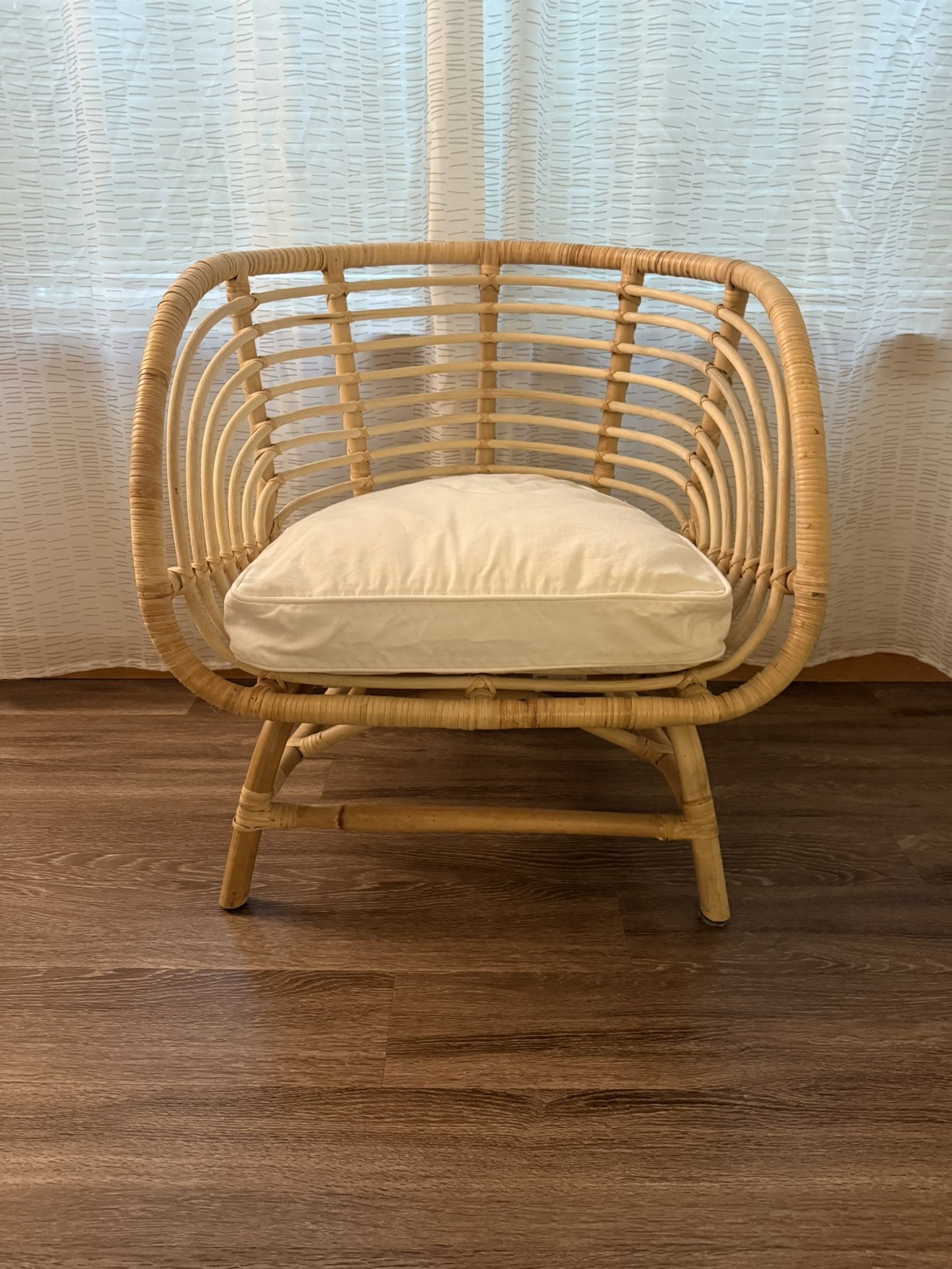 IKEA BUSKBO Rattan Armchair With White Cushion