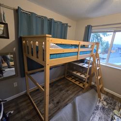 Loft Bed Twin With Bookshelf