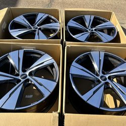  4X OEM Wheels Rims Audi SQ5 21 2025 8MA601025N Machined OEM Factory 100%