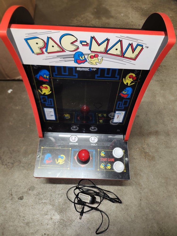 Arcade 1 UP Pac-Man Counter Cade