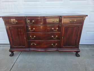 Mahogany Chippendale Style Sideboard Buffet