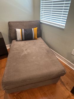 Ikea chaise in very good condition