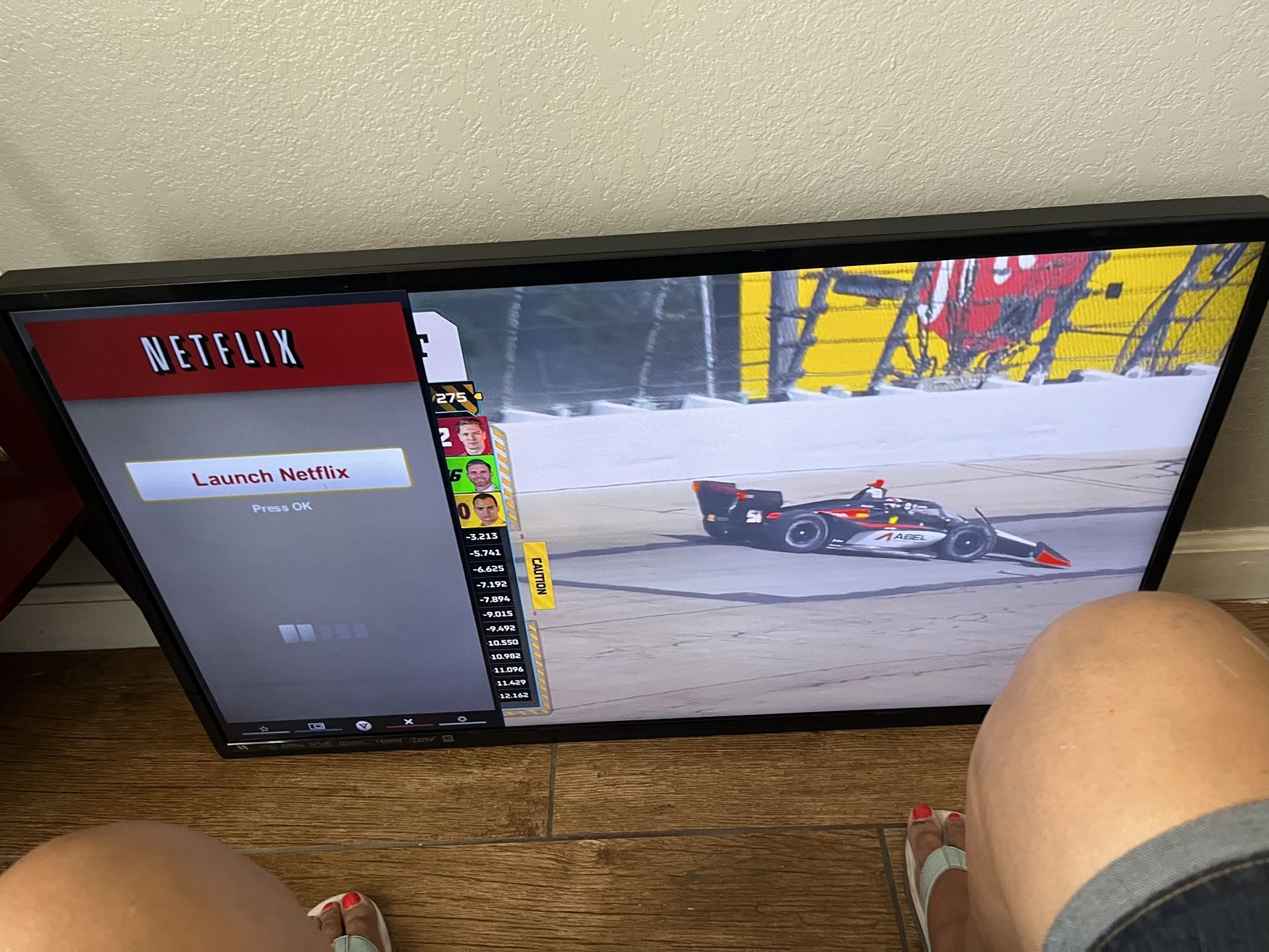 Vizio 43 Smart TV. $40