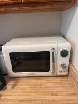 White Compact Microwave