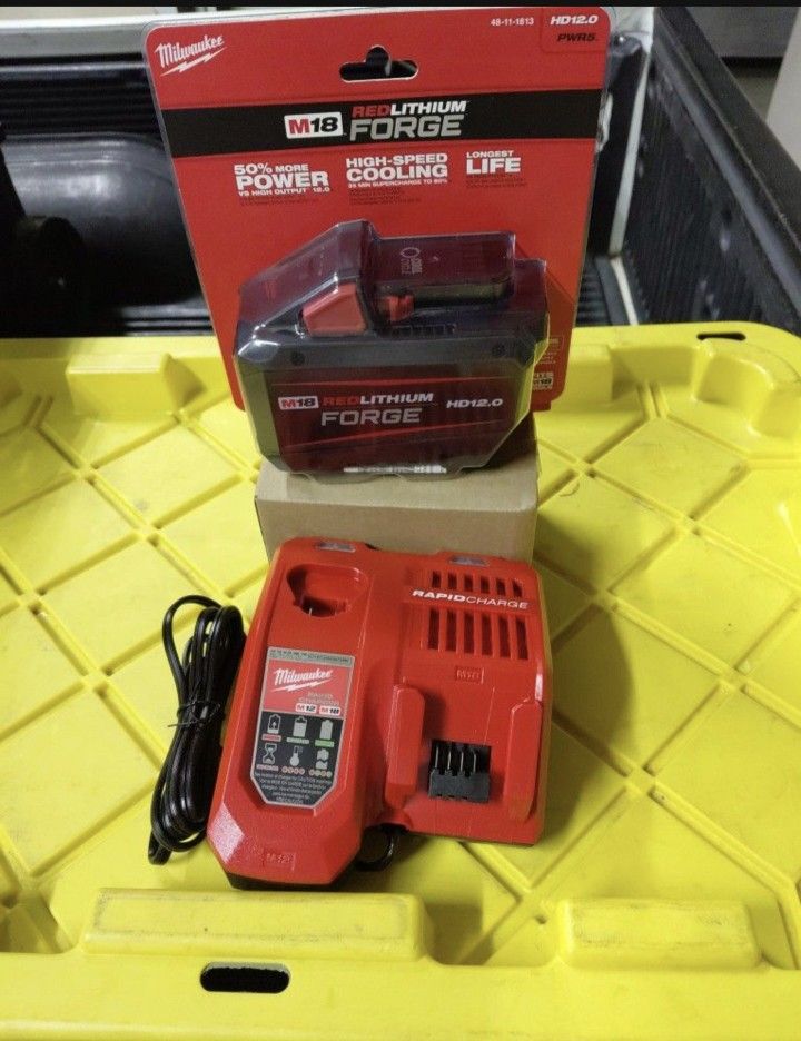 Milwaukee M18 FORGE HD 12.0Ah Battery and Rapid Charger