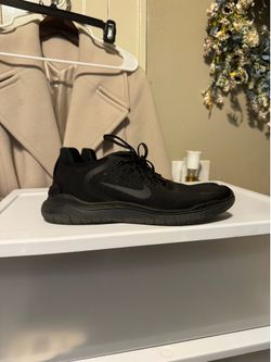 Men’s NIKE size 11