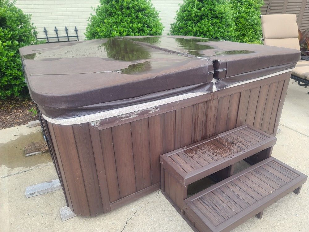 Hot Tub by Sundance Spa's