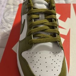 Woman’s Shoe