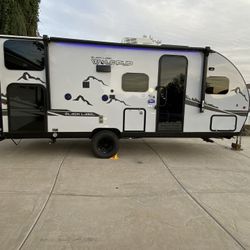 2022 Cherokee Wolf Pup 17JGBL Black Label