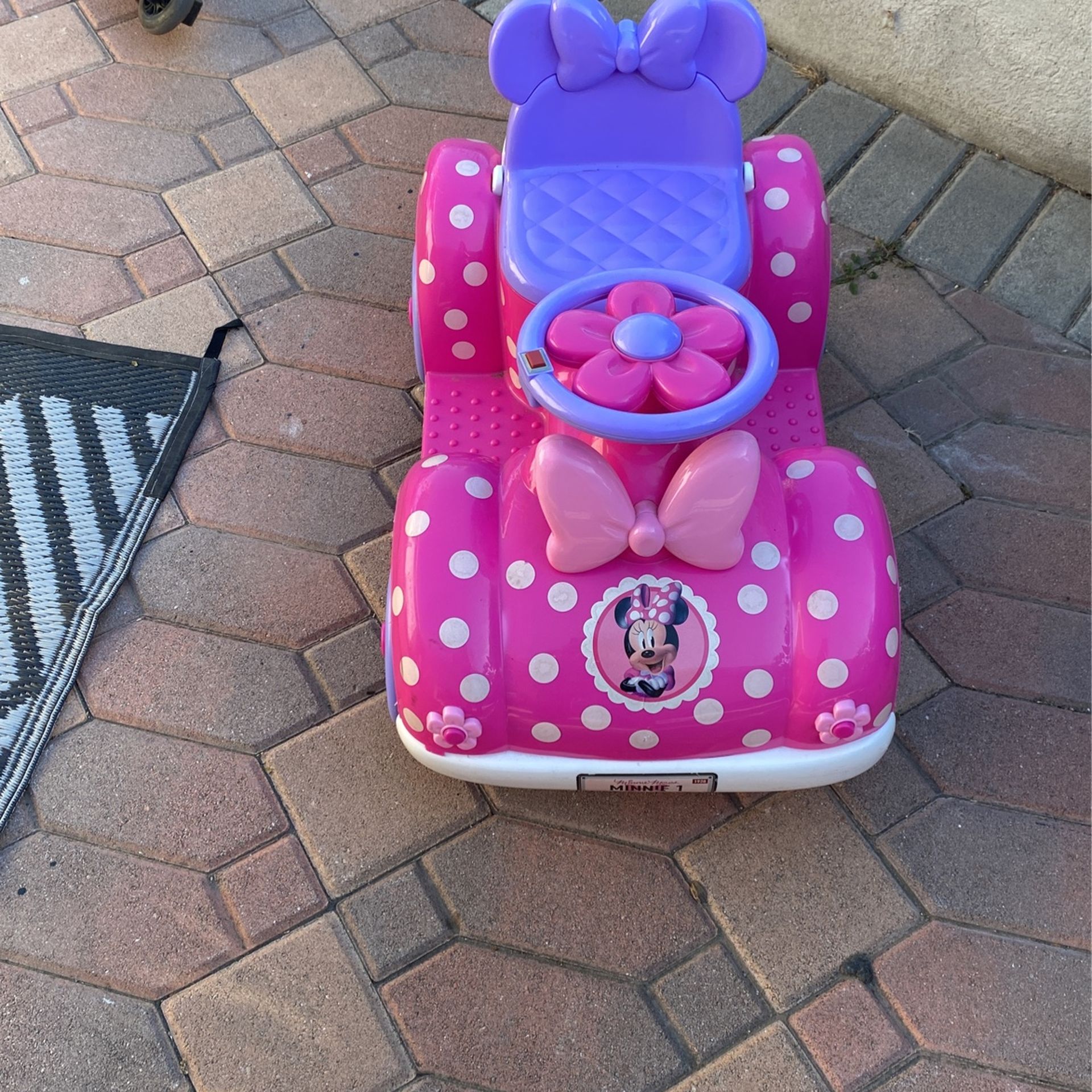 Minnie Mouse Electric Car