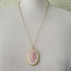 Vintage 1979 Franklin Mint Mothers Day Porcelain Pendant W Chain 24" Gold Plated