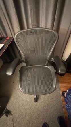 Herman Miller Aeron Executive Chair Black Gas Size B