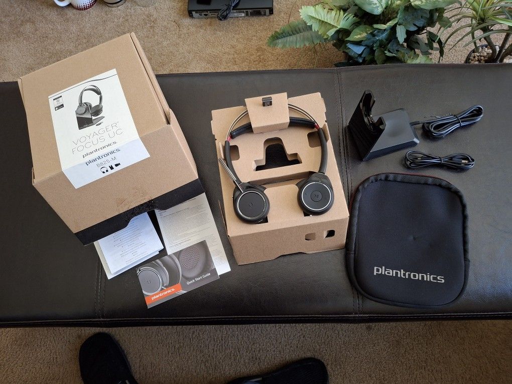 Plantronics Voyager Focus UC Bluetooth Headset