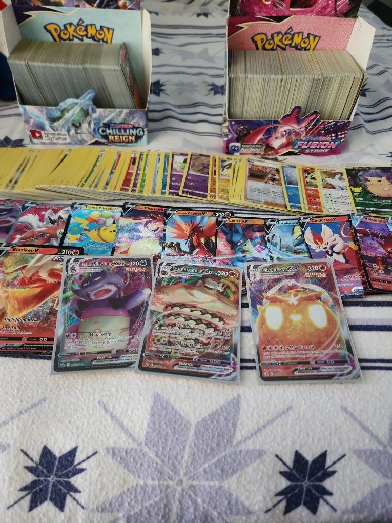 700+ pokemon cards