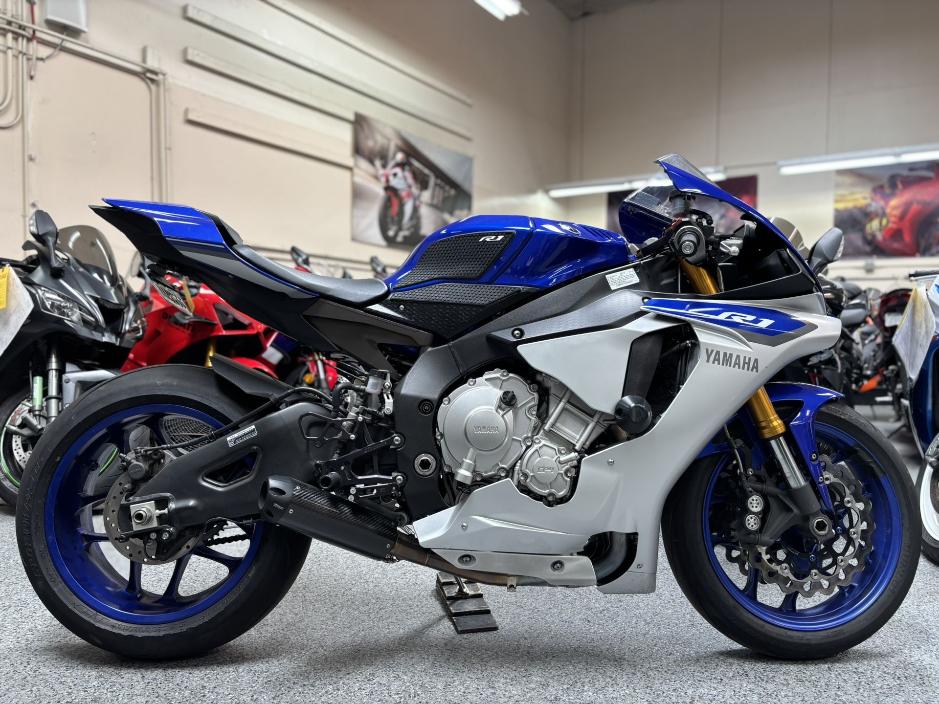 2015 Yamaha R1