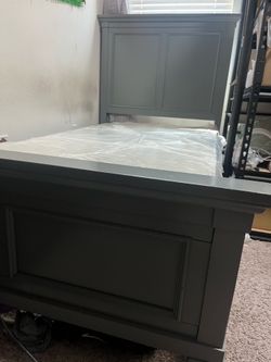 Twin size bed with six inch mattress riser