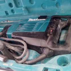 Makita Hammer 
