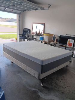 Zinus Bed Set 4 Sale
