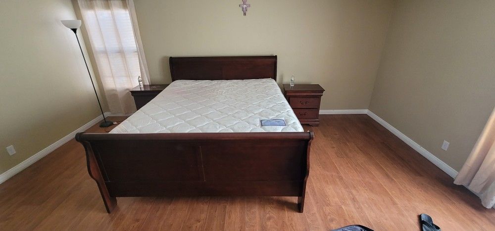 King Size Bedroom Set. FREE