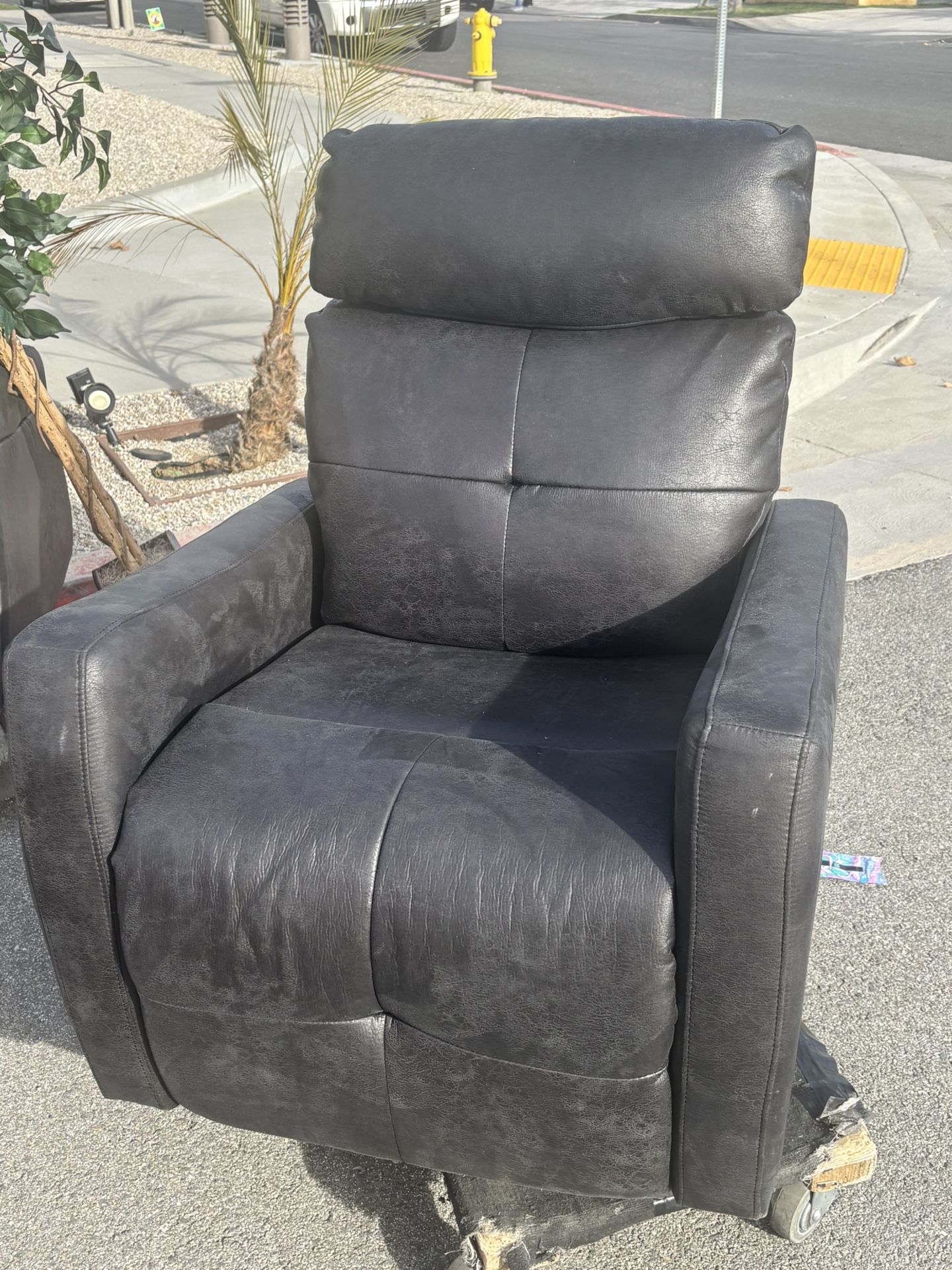 2 Reclining Chairs/rocking Chair