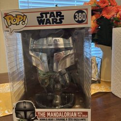 Funko Pop! Star Wars The Mandalorian with The Child