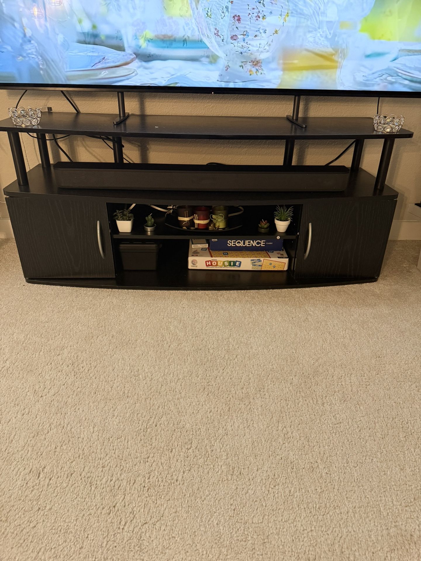 📌 Modern TV Stand – Great Condition!