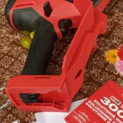 Milwaukee
M18 FUEL 18V Lithium-Ion Brushless Battery 8 in. HATCHET Pruning Saw (Tool-Only)