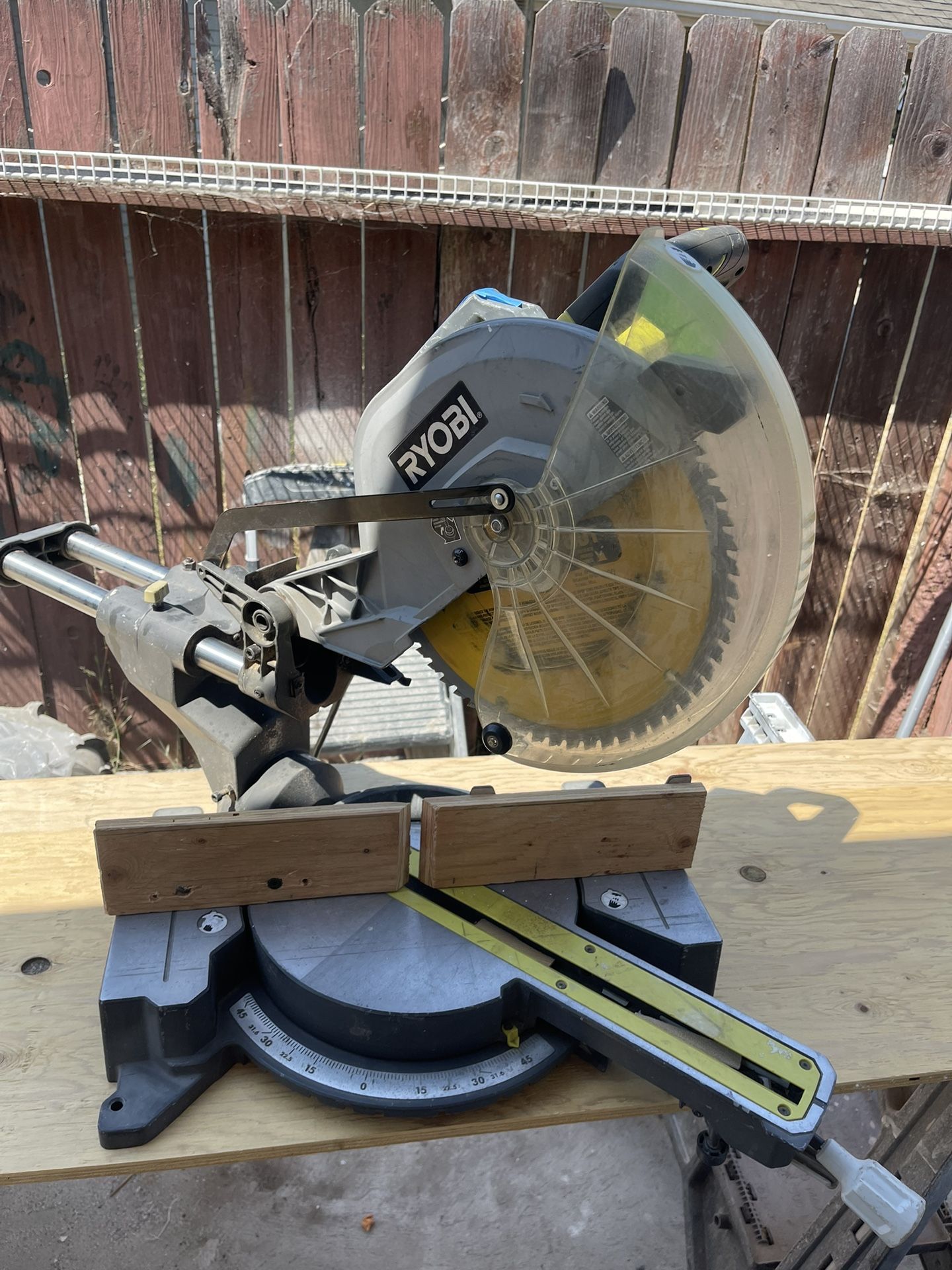 Sierra Ryobi
