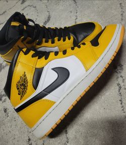 🔥 Nike Air Jordan 1 Mid “Taxi” – Men’s 10.5 – $75 🔥