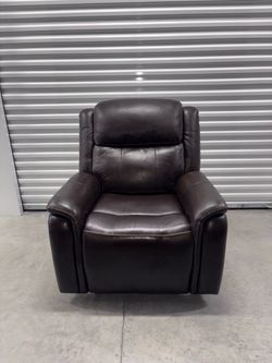 Barcalounger Bryson Leather Power Rocker Recliner