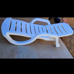 Chaise Lounges | Pool

