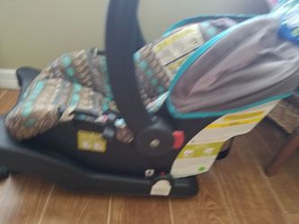 New born baby carrier and car base