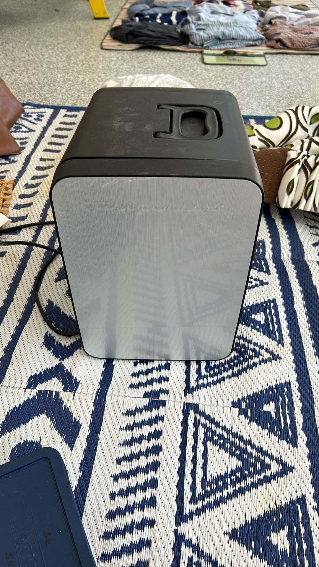 Mini Makeup Or medicine Refrigerator