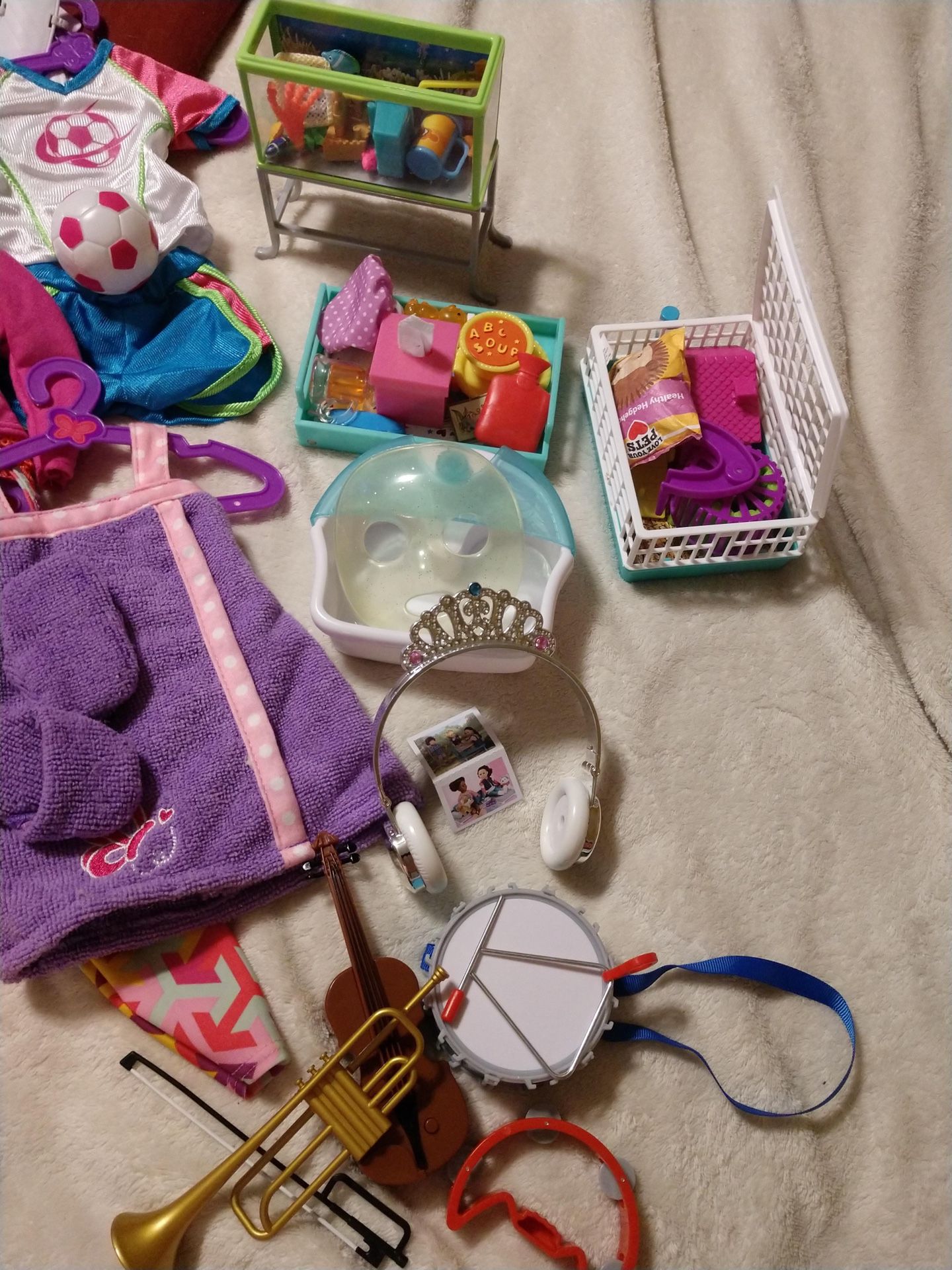 Girl toys: 18” doll accessories/clothes