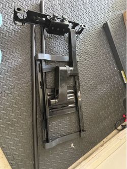 TV mount holds up to 130lbs…
