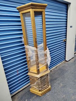 Vintage Display / Curio Cabinet – Lighted – $75