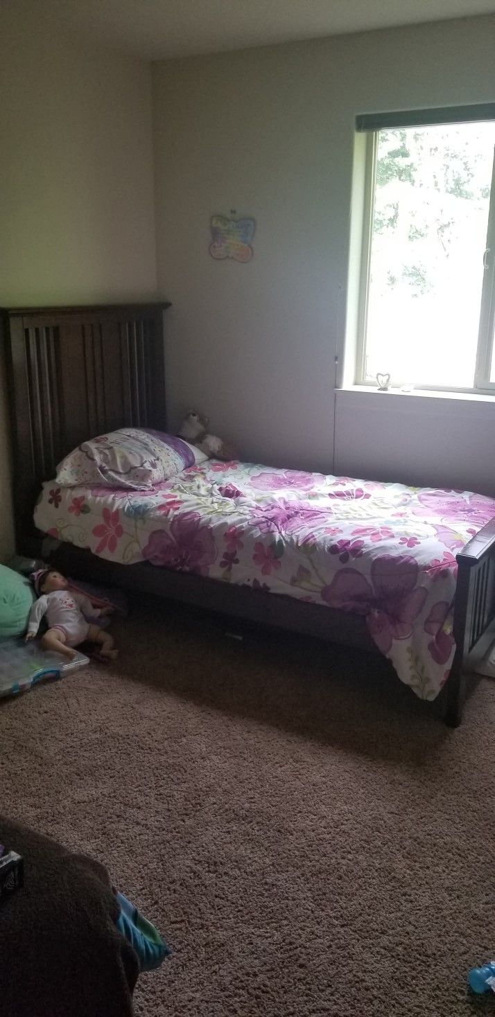 Twin Bed